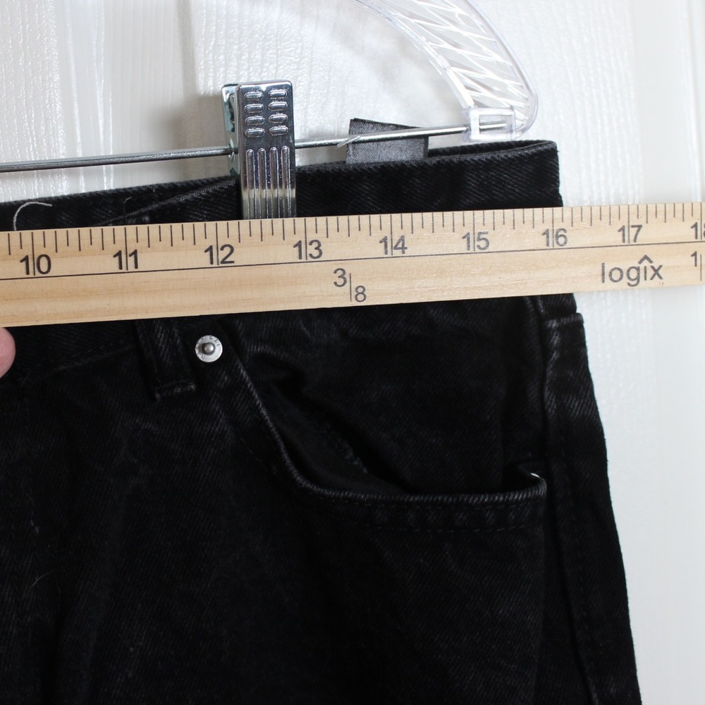 Nasty Gal Devon Boyfriend Jeans Black Distressed Frayed Hem Cropped US 10 - Picture 2 of 9